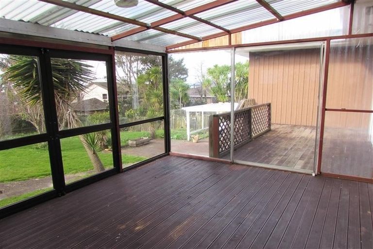 Photo of property in 73 Jaemont Avenue, Te Atatu South, Auckland, 0610