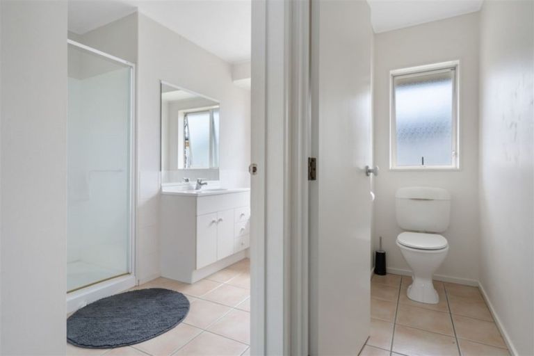 Photo of property in 34 Bermuda Place, One Tree Point, 0118