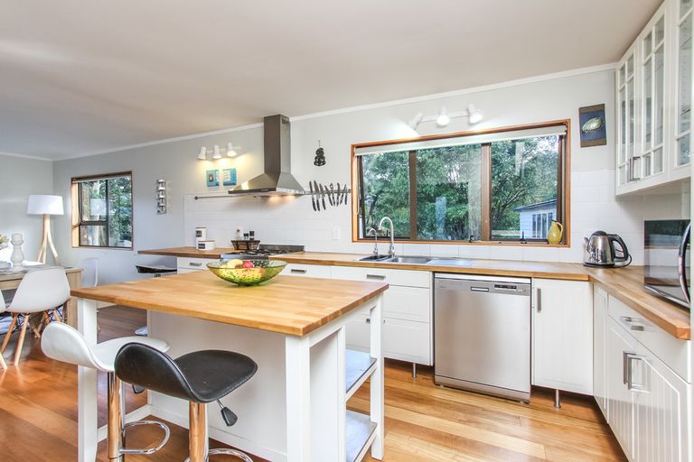 Photo of property in 3/427 Don Buck Road, Massey, Auckland, 0614