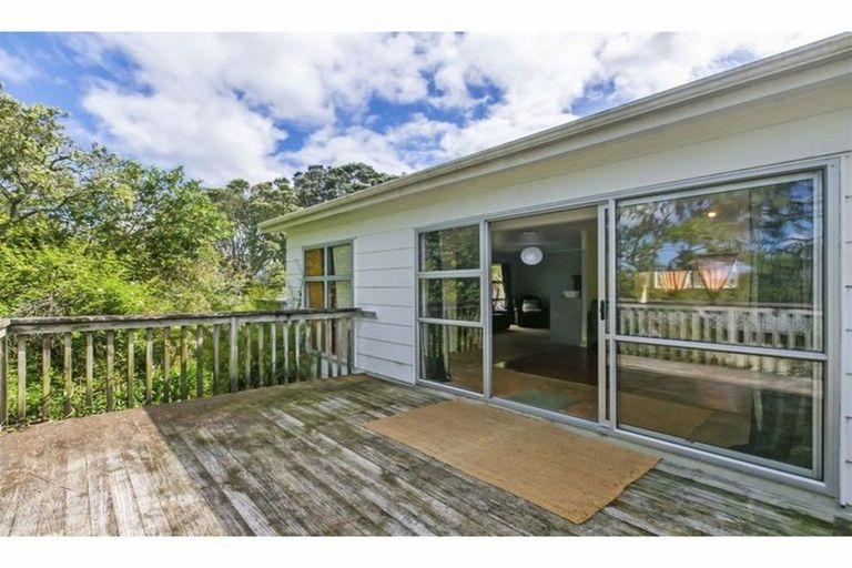 Photo of property in 9 Woodhouse Place, West Harbour, Auckland, 0618