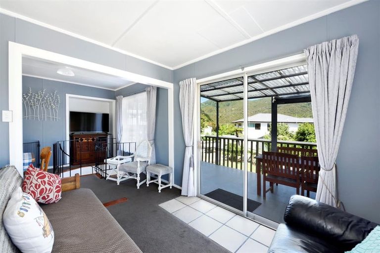 Photo of property in 5 The Parade, Okiwi Bay, French Pass, 7193