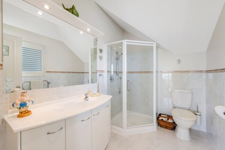 Photo of property in 44a Cook Street, Howick, Auckland, 2014