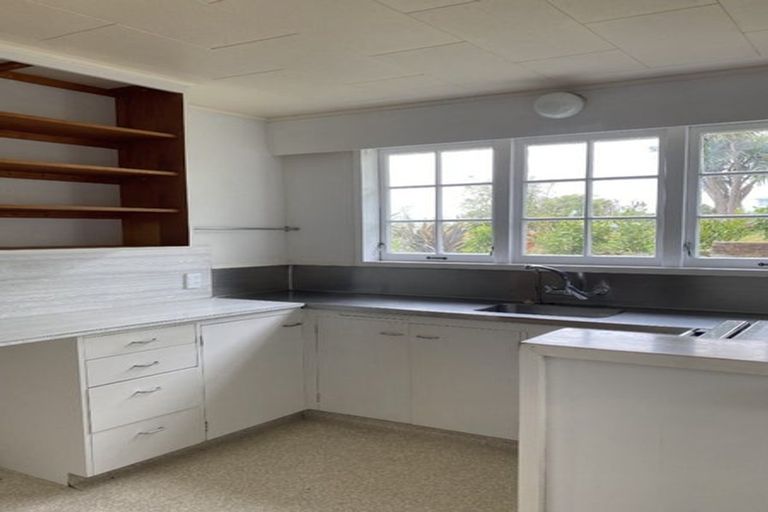 Photo of property in 45 Kahu Road, Paremata, Porirua, 5024