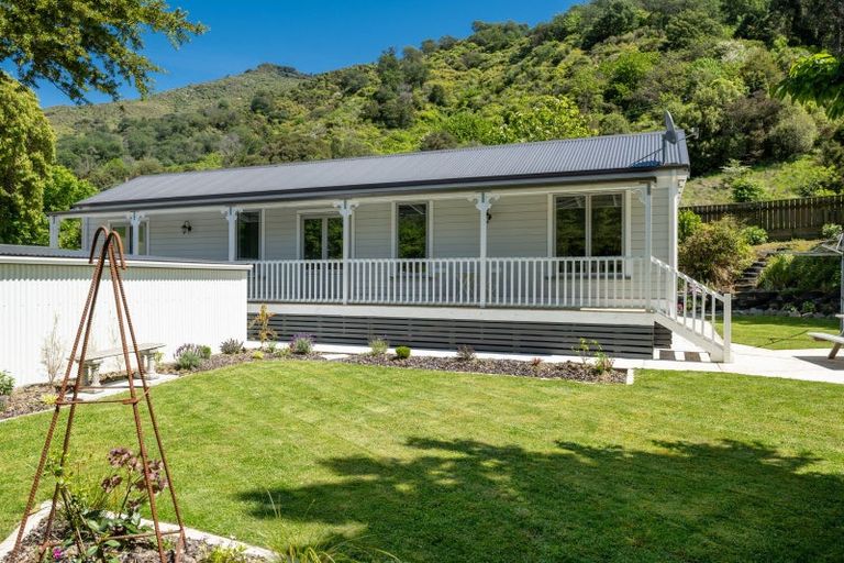 Photo of property in 32 Main Road, Havelock, 7100