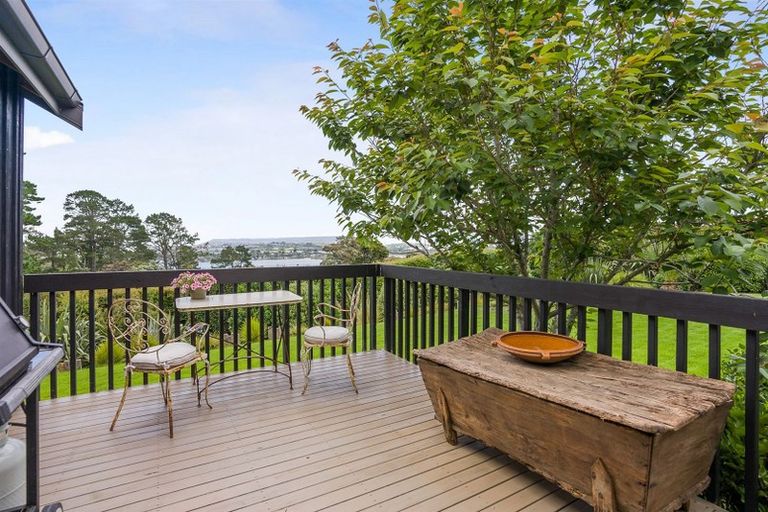 Photo of property in 7 Ngarahana Avenue, Paremoremo, Auckland, 0632