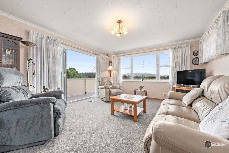 Photo of property in 37 Dalton Grove, Stokes Valley, Lower Hutt, 5019