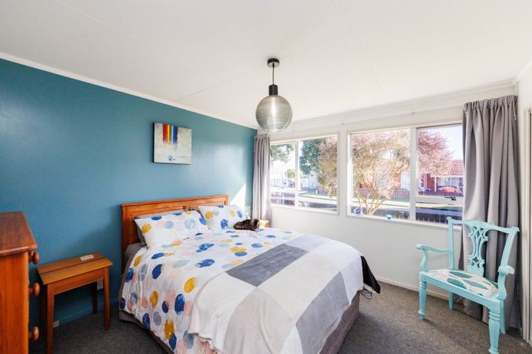 Photo of property in 4 Rutland Place, Milson, Palmerston North, 4414