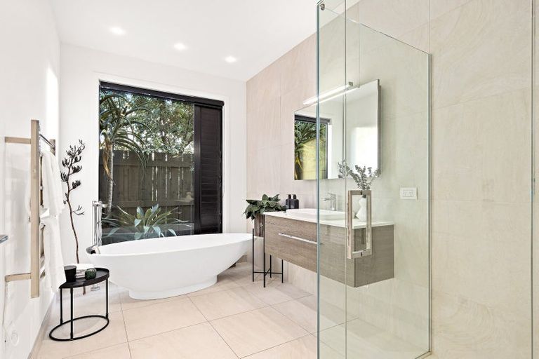 Photo of property in 2 Patiki Place, Omaha, 0986