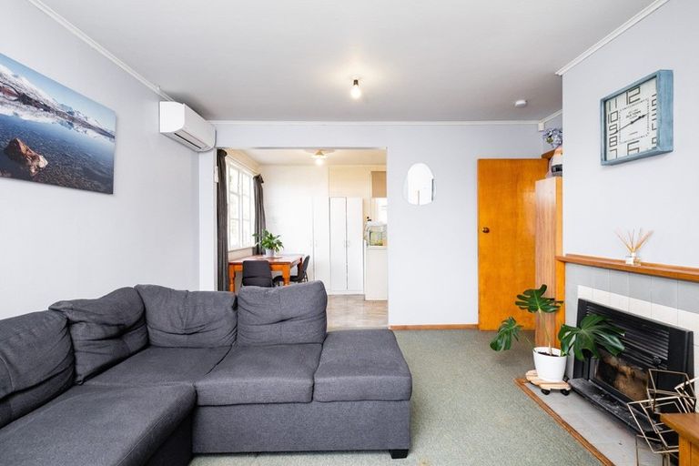Photo of property in 17 Neal Crescent, Onekawa, Napier, 4110