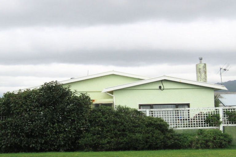 Photo of property in 47 Bluegum Road, Paraparaumu Beach, Paraparaumu, 5032