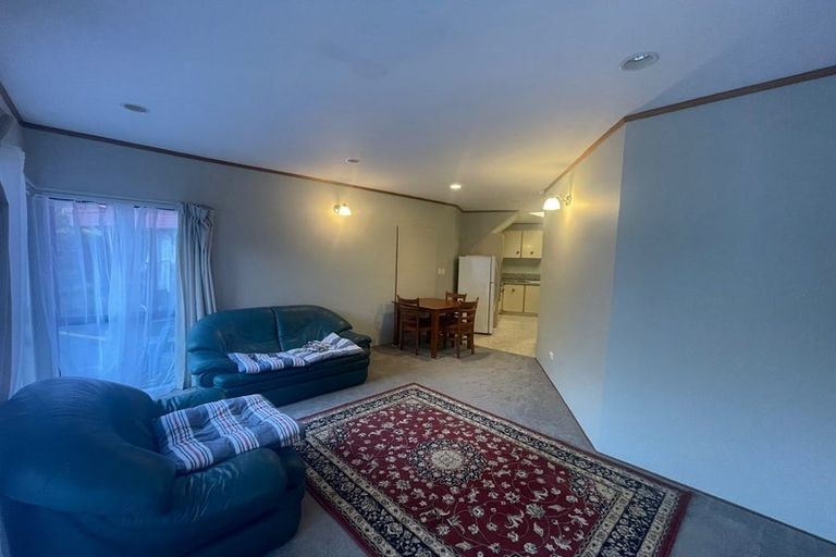 Photo of property in 166 Chelsea View Drive, Chatswood, Auckland, 0626
