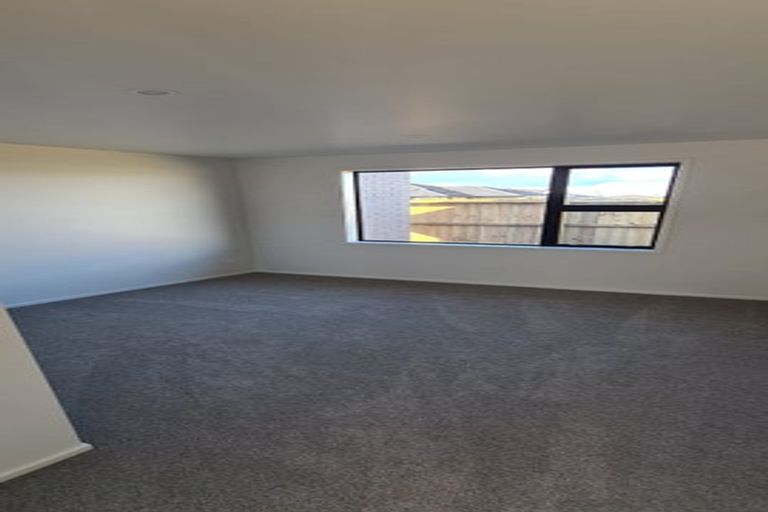 Photo of property in 110 Kaurinui Crescent, One Tree Point, 0118