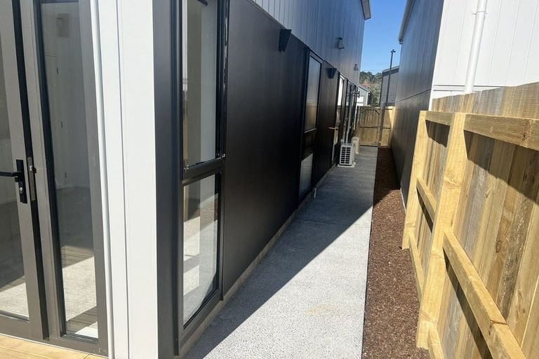 Photo of property in 64 Biokovo Street, Massey, Auckland, 0614