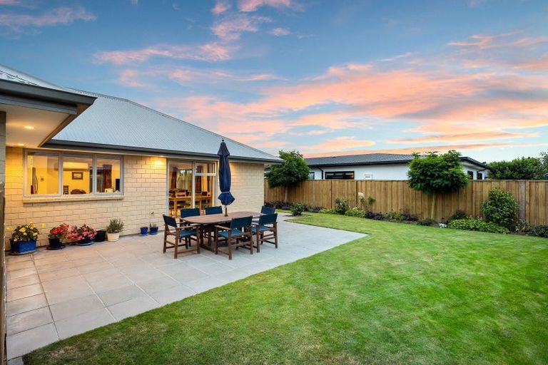 Photo of property in 17 Awa Place, Rangiora, 7400