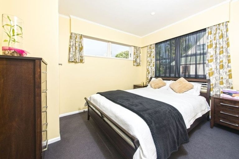 Photo of property in 1/6 Murray Road, Te Atatu Peninsula, Auckland, 0610