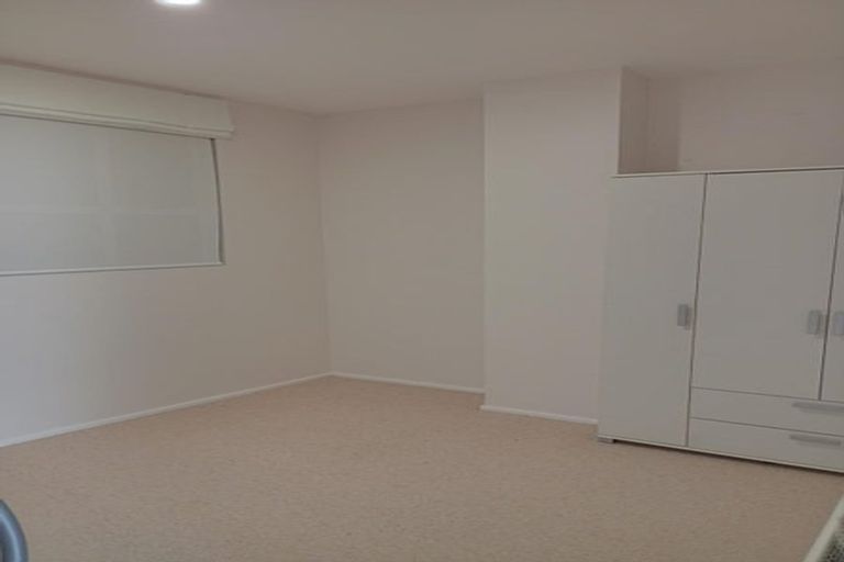 Photo of property in Hume House, 152 The Terrace, Wellington Central, Wellington, 6011