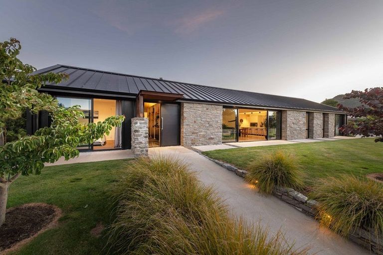 Photo of property in 3 Hikuwai Drive, Albert Town, Wanaka, 9305