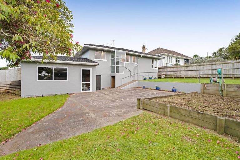 Photo of property in 68 Wallath Road, Westown, New Plymouth, 4310