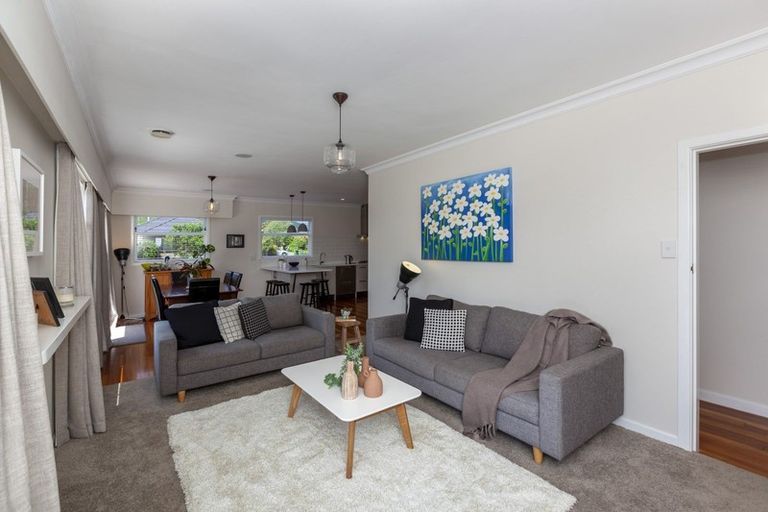Photo of property in 14 Leybourne Avenue, Waikanae, 5036