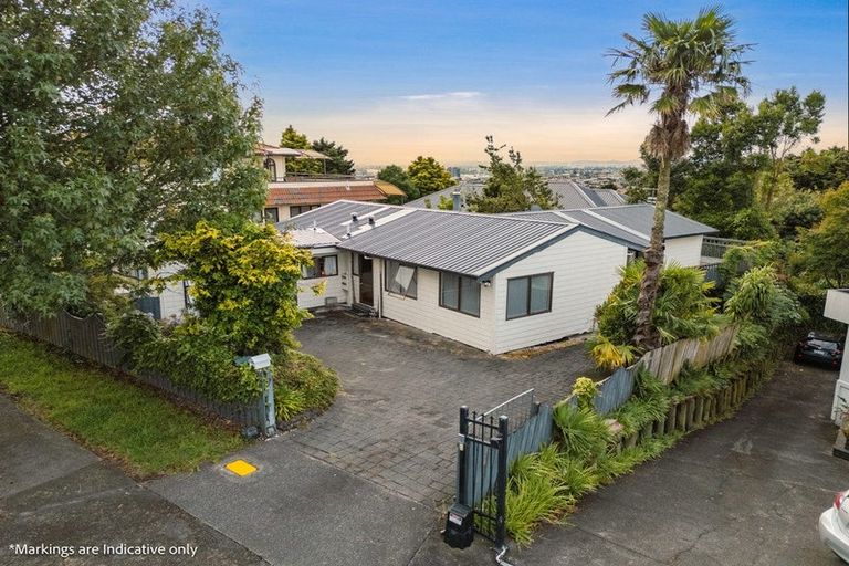 Photo of property in 80 Eugenia Rise, Totara Heights, Auckland, 2105
