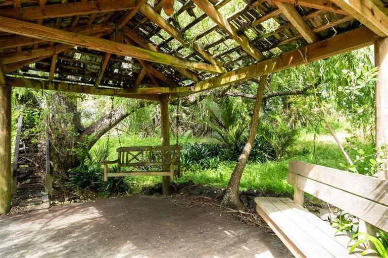 Photo of property in 87 Tawa Road, Kumeu, 0891