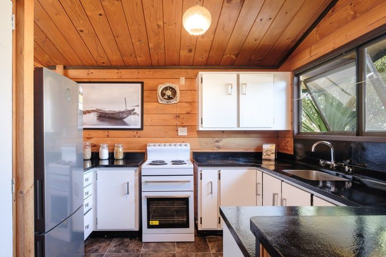 Photo of property in 40 Solander Street, Tolaga Bay, 4077