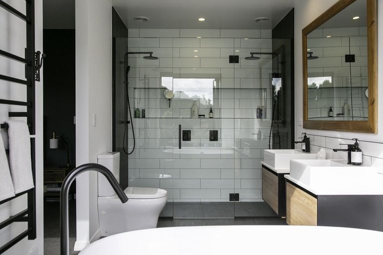 Photo of property in 3/45 Saint Kilda Road, Cambridge, 3434