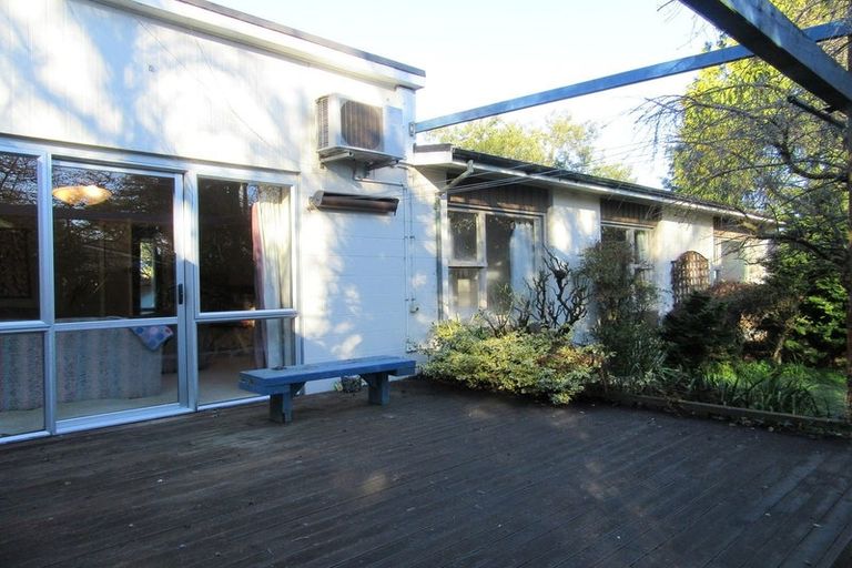 Photo of property in 11 Milnebank Street, Upper Riccarton, Christchurch, 8041