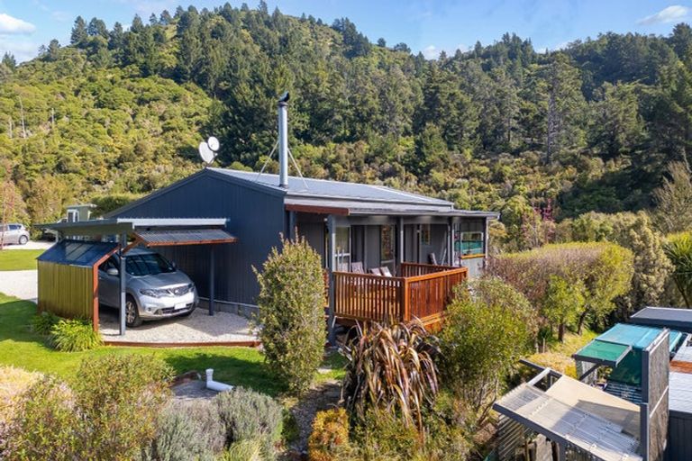 Photo of property in 102 Boons Valley Road, Waikawa, Picton, 7220