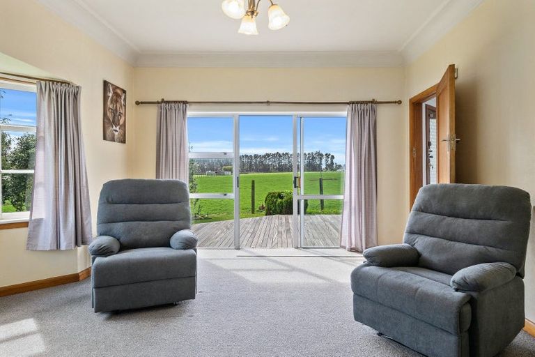 Photo of property in 35 North Manakau Road, Manakau, Levin, 5573