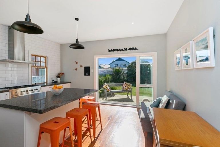 Photo of property in 123 Rongotai Road, Kilbirnie, Wellington, 6022