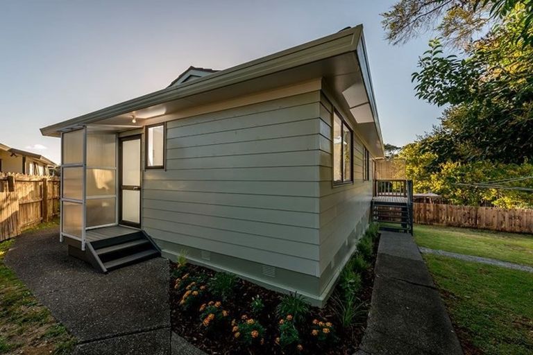 Photo of property in 2/239 Waitemata Drive, Ranui, Auckland, 0612