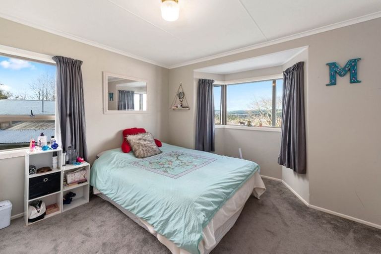 Photo of property in 17 Mountain Road, Western Heights, Rotorua, 3015