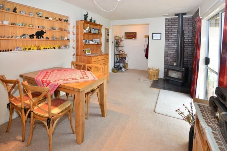 Photo of property in 5 Peterhouse Place, West Harbour, Auckland, 0618