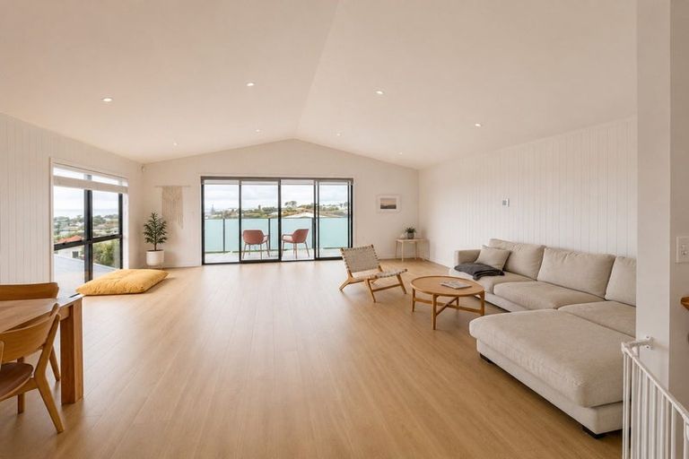 Photo of property in 774b Whangaparaoa Road, Manly, Whangaparaoa, 0930