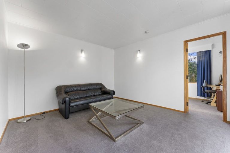 Photo of property in 27 Parkland Crescent, Terrace End, Palmerston North, 4410