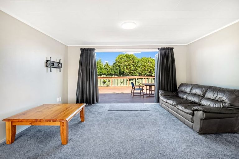 Photo of property in 10 Taonui Street, Waitarere Beach, Levin, 5510