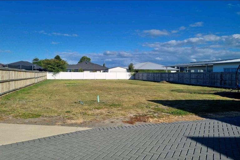 Photo of property in 7 Karearea Drive, Coastlands, 3120