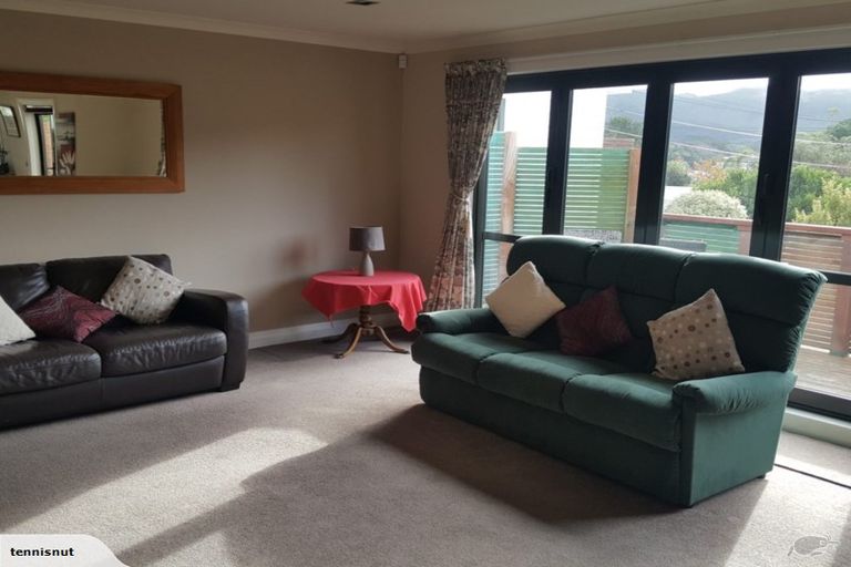 Photo of property in 77a Creswick Terrace, Northland, Wellington, 6012