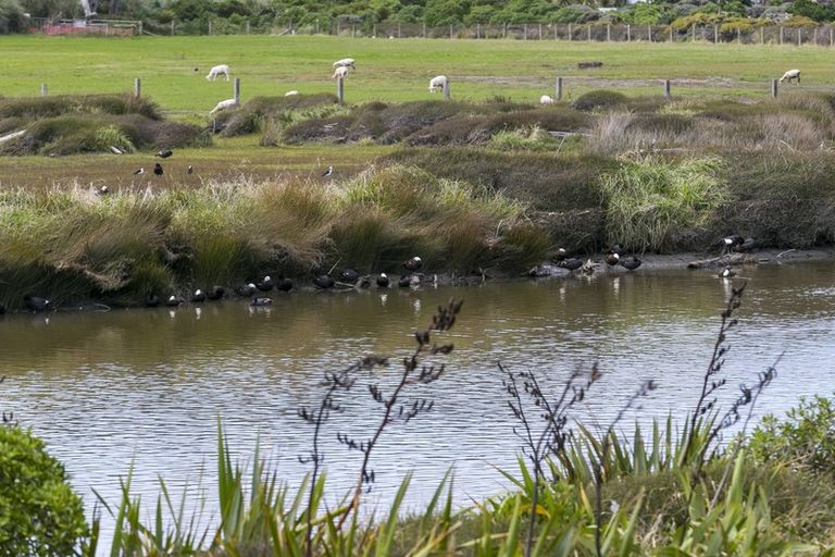 Photo of property in 1072 Makara Road, Makara Beach, Karori, 6972