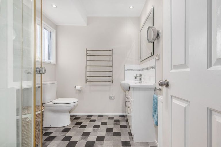 Photo of property in 22 Pinewood Grove, Paraparaumu Beach, Paraparaumu, 5032