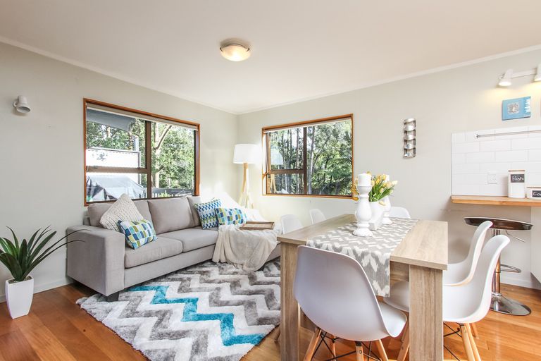 Photo of property in 3/427 Don Buck Road, Massey, Auckland, 0614