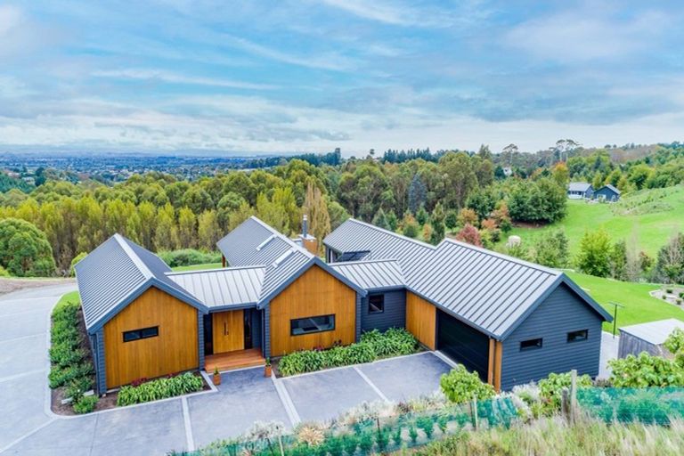 Photo of property in 40 Gummer Road, Havelock North, 4130