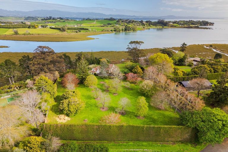 Photo of property in 137 Kayelene Place, Omokoroa, 3114