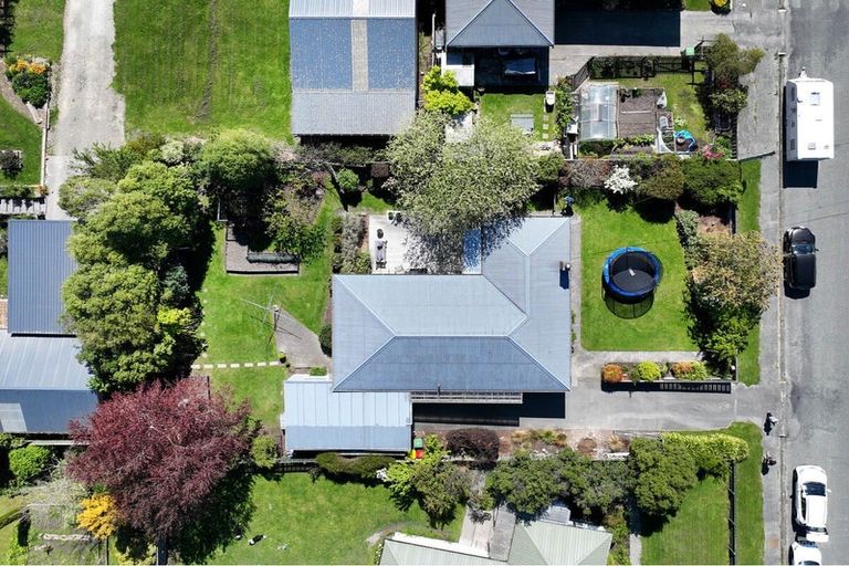 Photo of property in 15 Oxford Street, Waimate, 7924