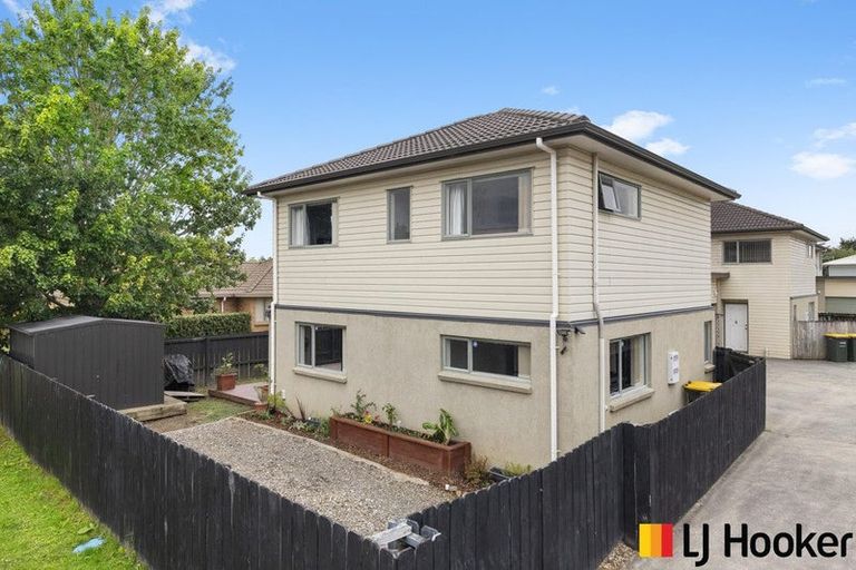 Photo of property in 61a Kayes Road, Pukekohe, 2120