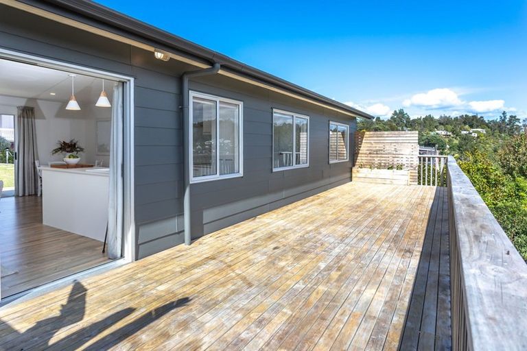 Photo of property in 8 Ridge Road, Tairua, 3508