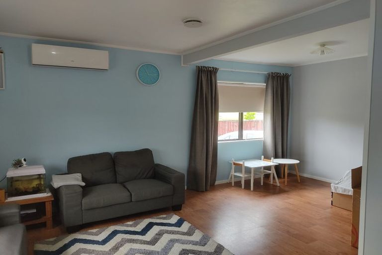 Photo of property in 186 Waitemata Drive, Ranui, Auckland, 0612