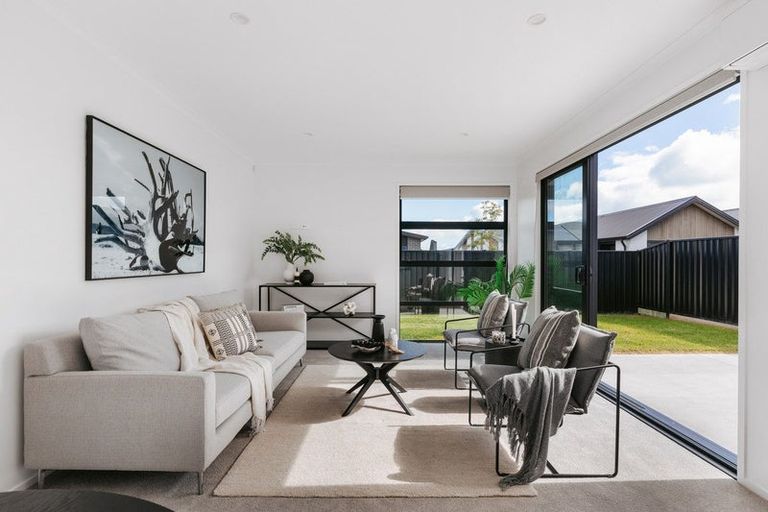 Photo of property in 10 Liberty Street, Papamoa, 3118