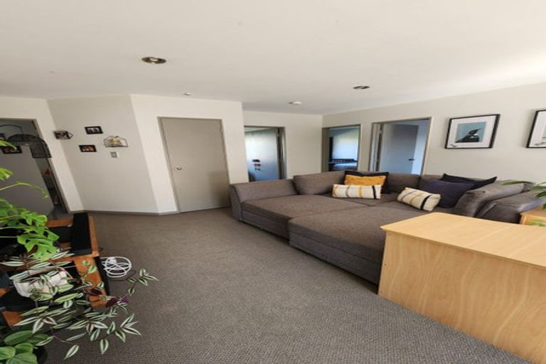 Photo of property in 17b Scotstoun Place, Glen Eden, Auckland, 0602